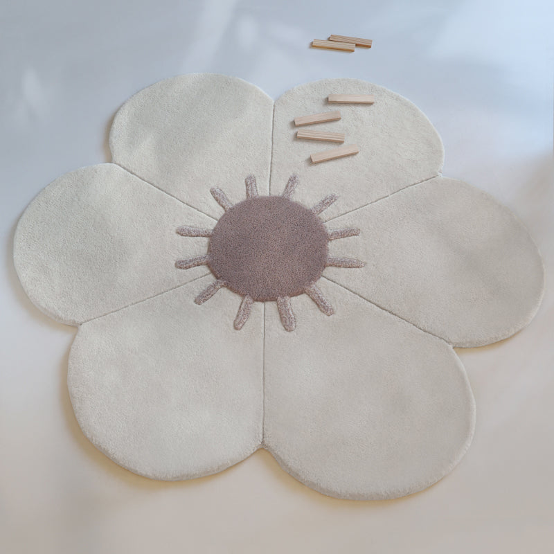 Nattiot Wool Kid's rug with flower shape Daisy - D 90cm