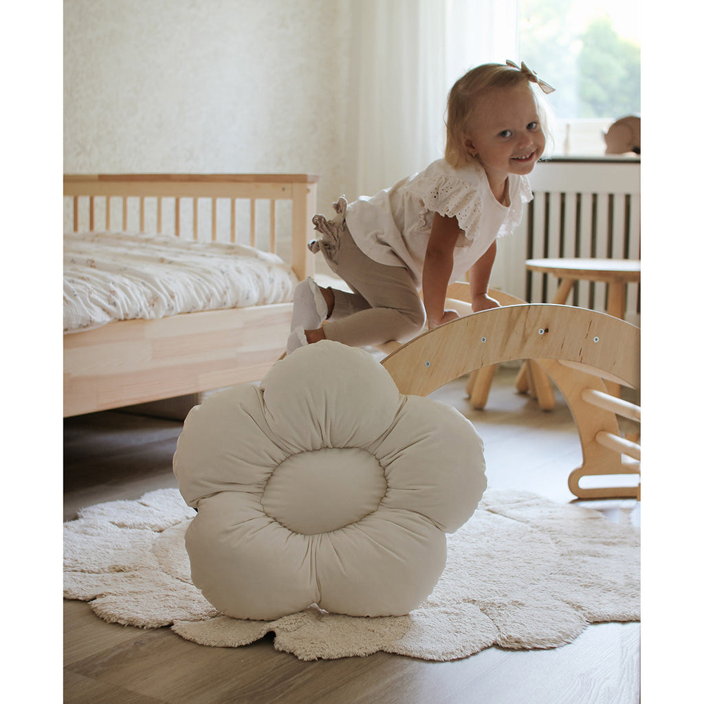 Nattiot Round Washable Cotton Kid's Bedroom Rug with "Petals" Finish - Gabrielle - D 110 cm