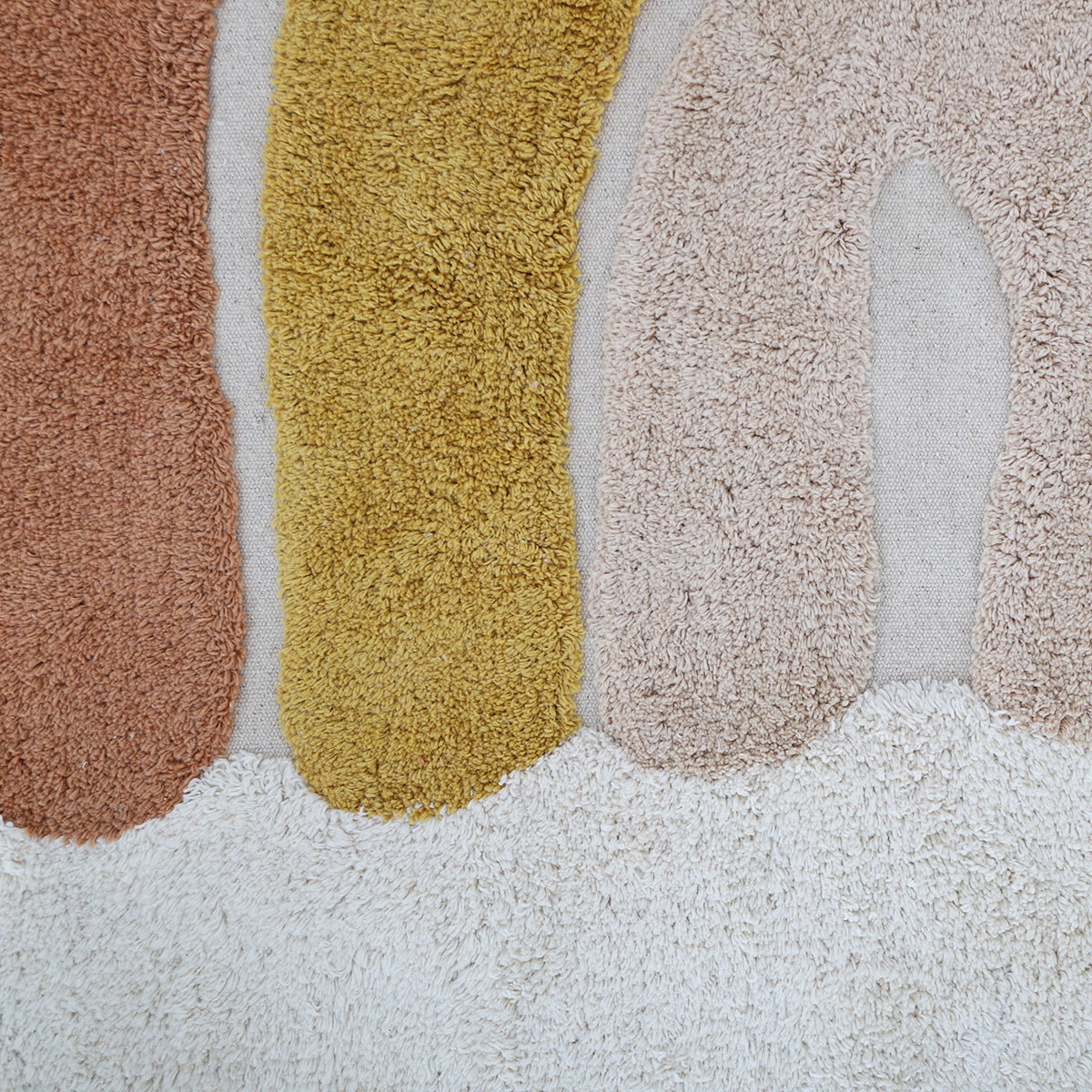 Tapis enfant coton lavable arc en ciel avec pompons RAINBOW TOFFEE 